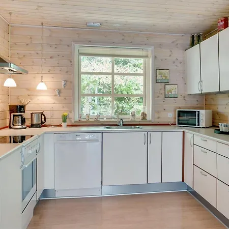 Feriehus Tian - From The Sea By Interhome *